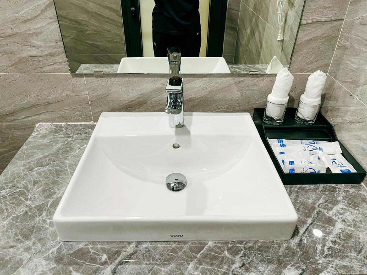 Ngọc Ánh Dương Hotel Ha Long Esterno foto
